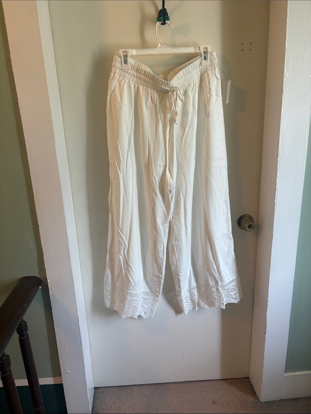 AB Studio White Cropped Wide-Leg Pants with Lace Hem